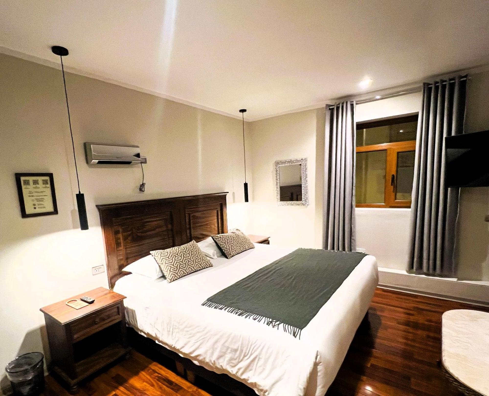 Hotel Montes Central กุสโก ภายนอก รูปภาพ